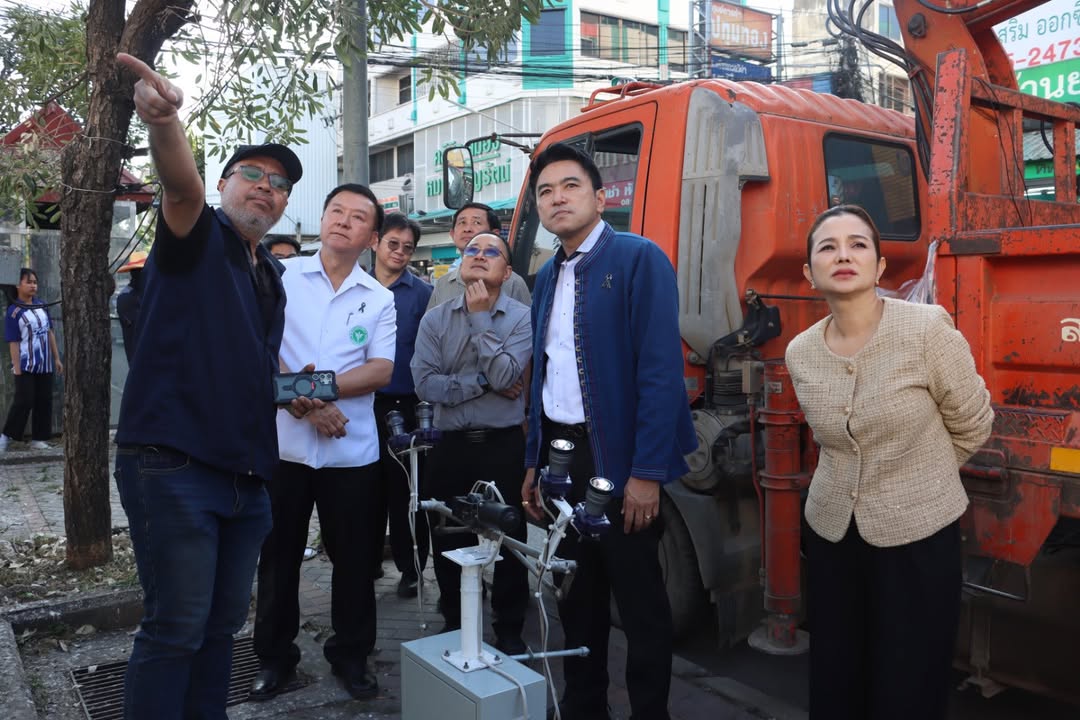 🕊️ หมดปัญหานกรบกวน! นายกฯ นครพิษณุโลก ลุยติดตั้ง "เครื่องไล่นก" นวัตกรรมฝีมือคนเทศบาล 🛠️