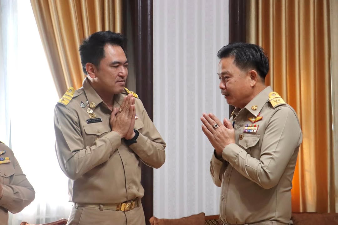 นายกเทศมนตรีนครพิษณุโลก นำคณะผู้บริหาร เข้าพบอวยพรเนื่องในโอกาสวันขึ้นปีใหม่