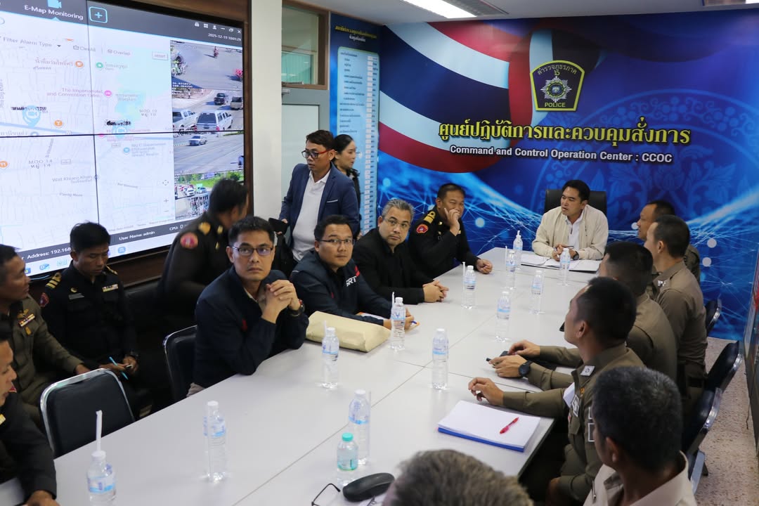 วันที่ 19 ธันวาคม 2568 เวลา 10.00 น.ณ ห้องศูนย์ปฏิบัติการ ชั้น 2 สถานีตำรวจภูธรเมืองพิษณุโลก นายศิริชิน หาญพิทักษ์พงศ์ นายกเทศมนตรีนครพิษณุโลก  เปิดประชุมหารือแนวทางการแก้ไขปัญหาการจอดรถขายของบริเวณริมทางรถไฟ เพื่อสร้างความเป็นระเบียบเรียบร้อย ความปลอด...