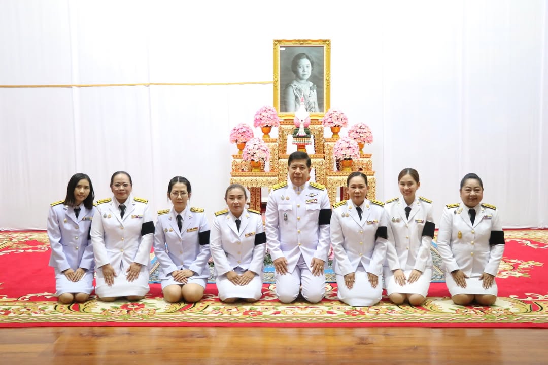 เทศบาลนครพิษณุโลก ร่วมทำบุญตักบาตรข้าวสารอาหารแห้ง เนื่องในโอกาสการประกาศยกย่องพระเกียรติคุณและพระราชกรณียกิจ ในวาระครบรอบ 100 ปี สมเด็จพระนางเจ้ารำไพพรรณี พระบรมราชินี ในรัชกาลที่ 7