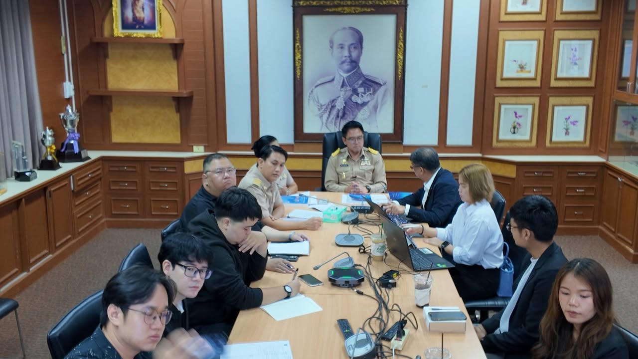 นายกเทศมนตรีนครพิษณุโลกประชุมหารือเกี่ยวกับระบบสารสนเทศภูมิศาสตร์กับการพัฒนาเมืองอัจฉริยะ ร่วมกับอาจารย์และนักศึกษาจากมหาวิทยาลัยมหาสารคาม