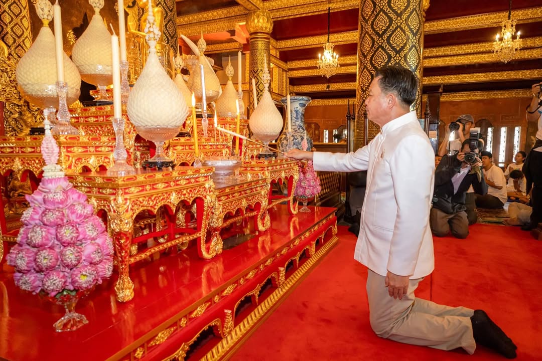 พุทธศาสนิกชนพิษณุโลกร่วมใจเวียนเทียนวันวิสาขบูชา 2569 ณ วัดใหญ่
