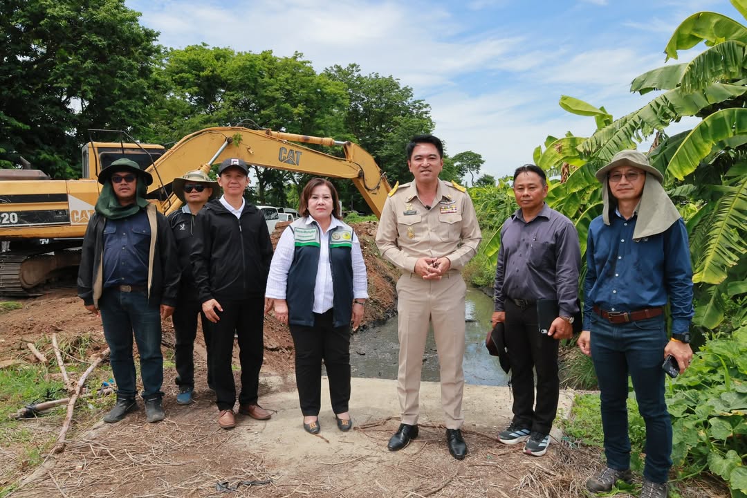 🌊 💧 เทศบาลนครพิษณุโลกเร่งขุดลอกทางระบายน้ำ เตรียมรับมือฤดูฝน ลดปัญหาน้ำท่วมขัง