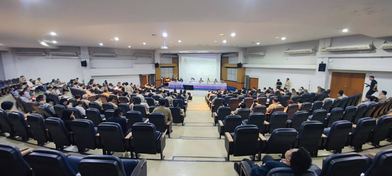 นายกเทศมนตรีนครพิษณุโลก ร่วมประชุมคณะกรมการจังหวัด และหัวหน้าส่วนราชการจังหวัดพิษณุโลก