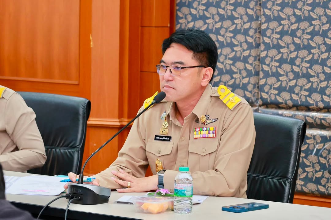 🕯️ เทศบาลนครพิษณุโลก ประชุมเตรียมพร้อมจัดประเพณีถวายเทียนพรรษา เชิญชวนประชาชนร่วมสืบสานวัฒนธรรมไทยเข้าพรรษา 2569