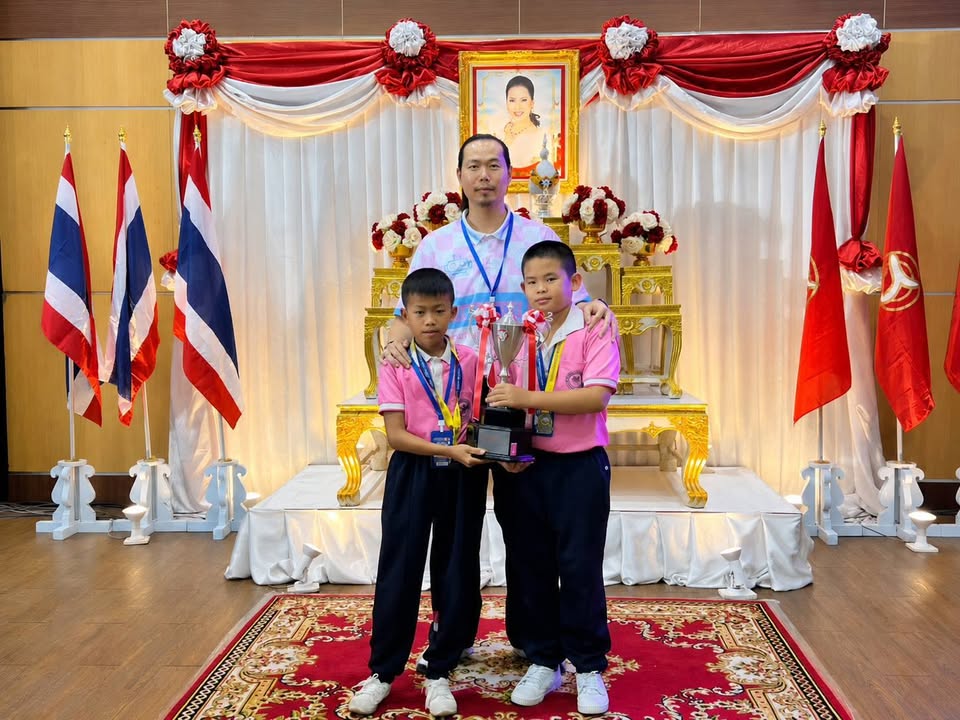 นับเป็นพระกรุณาอย่างหาที่สุดมิได้   แก่ทีมหุ่นยนต์ T1 Robotics Club โรงเรียนอนุบาลเทศบาลนครพิษณุโลก ที่ได้รับรางวัลชนะเลิศ พร้อมรับถ้วยพระราชทานทูลกระหม่อมหญิงอุบลรัตนราชกัญญา สิริวัฒนาพรรณวดี ในการแข่งขันรายการ CPU 4TH ASEAN GRAND PRIX YOUTH ROBOTICS...