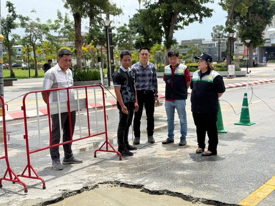 🚧 ประชาสัมพันธ์แจ้งความคืบหน้า: เร่งซ่อมแซมผิวจราจรถนนนเรศวร 🚧