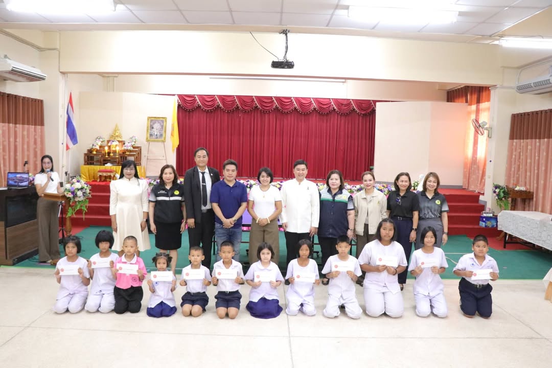 เทศบาลนครพิษณุโลกร่วมมอบทุนการศึกษา
