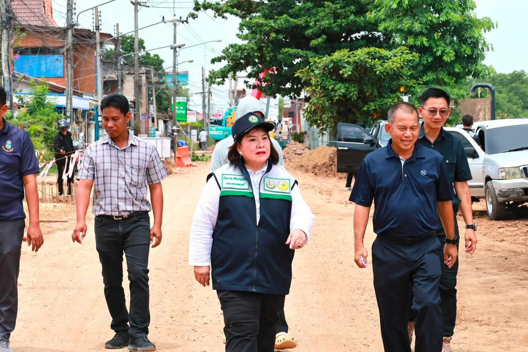 🚧 ติดตามความคืบหน้าโครงการก่อสร้างปรับปรุงภูมิทัศน์และสภาพแวดล้อมริมน้ำน่าน ระยะที่ 2 เดินหน้าวางท่อระบายน้ำแล้วกว่า 50% เร่งติดตามให้การจราจรปกติโดยเร็ว