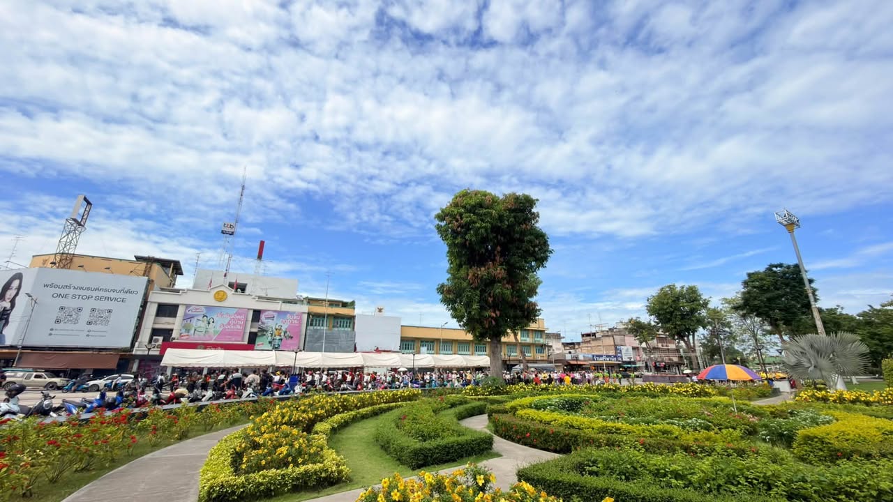 📢คณะผู้บริหาร เทศบาลนครพิษณุโลก ลงพื้นที่ตรวจความพร้อมซ้อมใหญ่รำถวายเทียนพรรษา พร้อมเชิญชวนประชาชนร่วมสืบสานประเพณี ประจำปี 2569 🪔✨