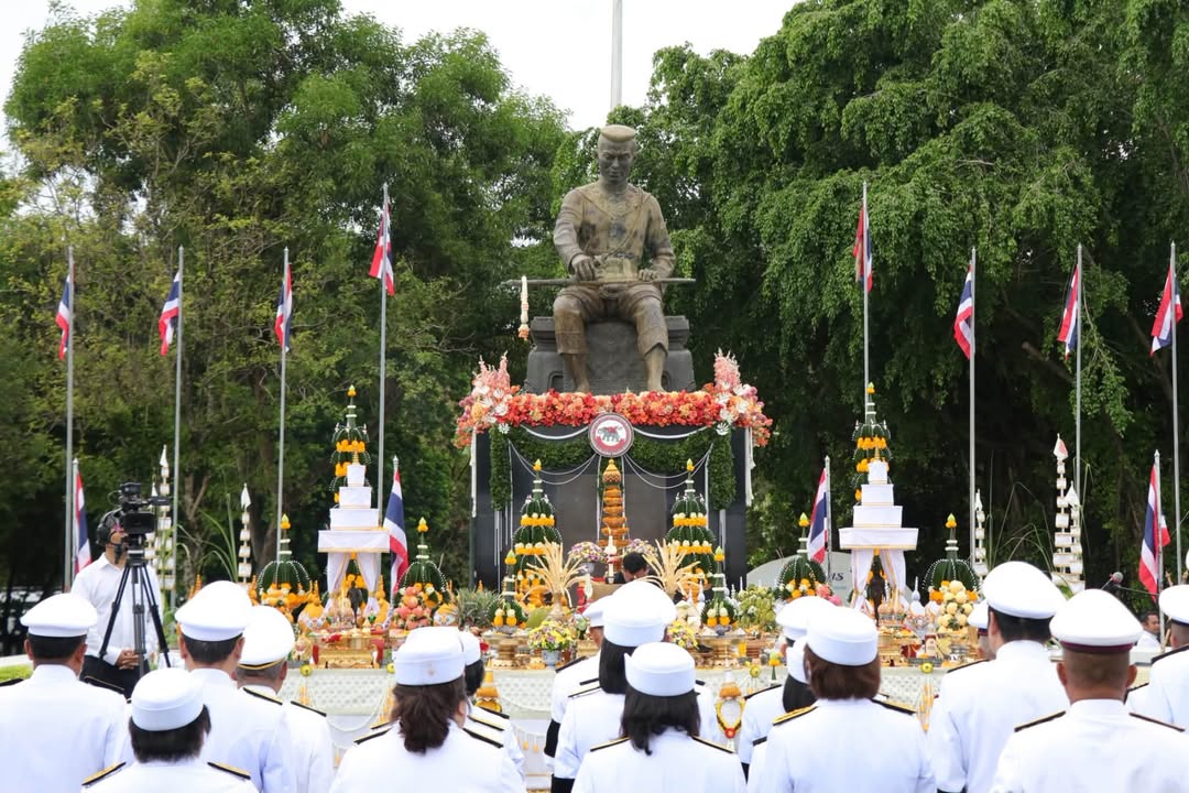 เทศบาลนครพิษณุโลก ร่วมพิธีวางพวงมาลาถวายราชสักการะ เนื่องในวันคล้ายวันสถาปนามหาวิทยาลัยนเรศวร ครบรอบ 36 ปี