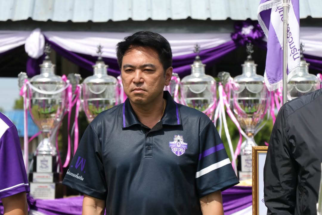 นายกเทศมนตรีนครพิษณุโลก ร่วมพิธีเปิดการแข่งขันฟุตบอลศิษย์เก่าพิษณุโลกพิทยาคม “รวมพลัง ม่วงขาว เรารักกัน” ครั้งที่ 15 ประจำปี 2569