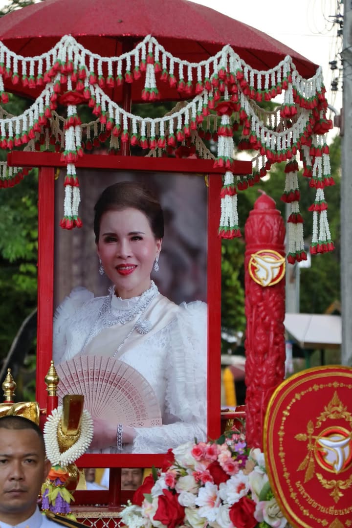 เทศบาลนครพิษณุโลก ร่วมพิธีถวายเทียนพรรษาพระราชทานและเครื่องพัดรองที่ระลึก ประจำปีพุทธศักราช 2569