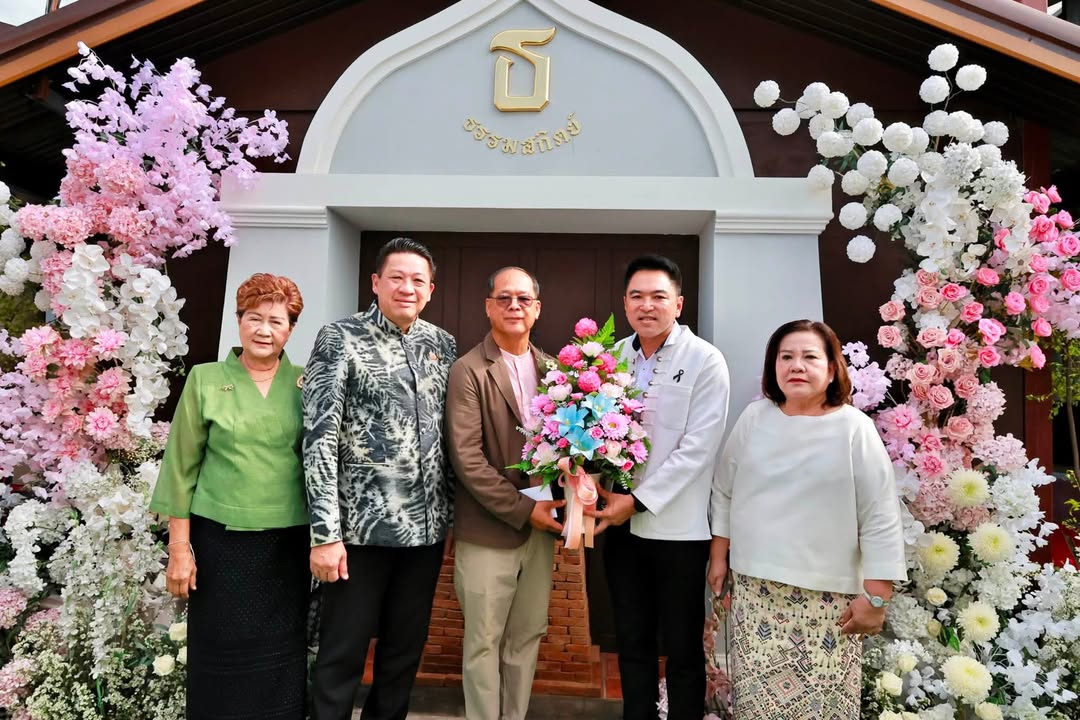 นายกเทศมนตรีนครพิษณุโลก ร่วมพิธีเปิดแหล่งเรียนรู้ “บ้านธรรมสถิตย์” สืบสานงานพุทธศิลป์และภูมิปัญญาท้องถิ่น🏠👨🏻‍🎨