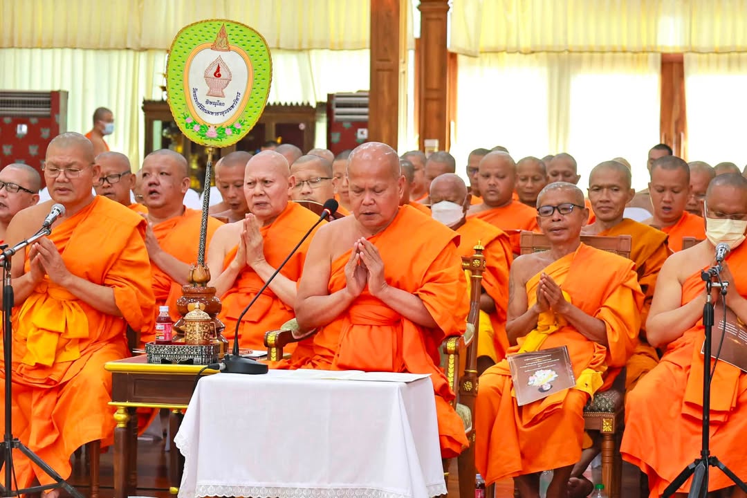 🙏 นายกเทศมนตรีนครพิษณุโลก เป็นประธานฝ่ายฆราวาส ในพิธีสวดพระพุทธมนต์และเจริญจิตตภาวนาอุทิศถวายพระราชกุศล