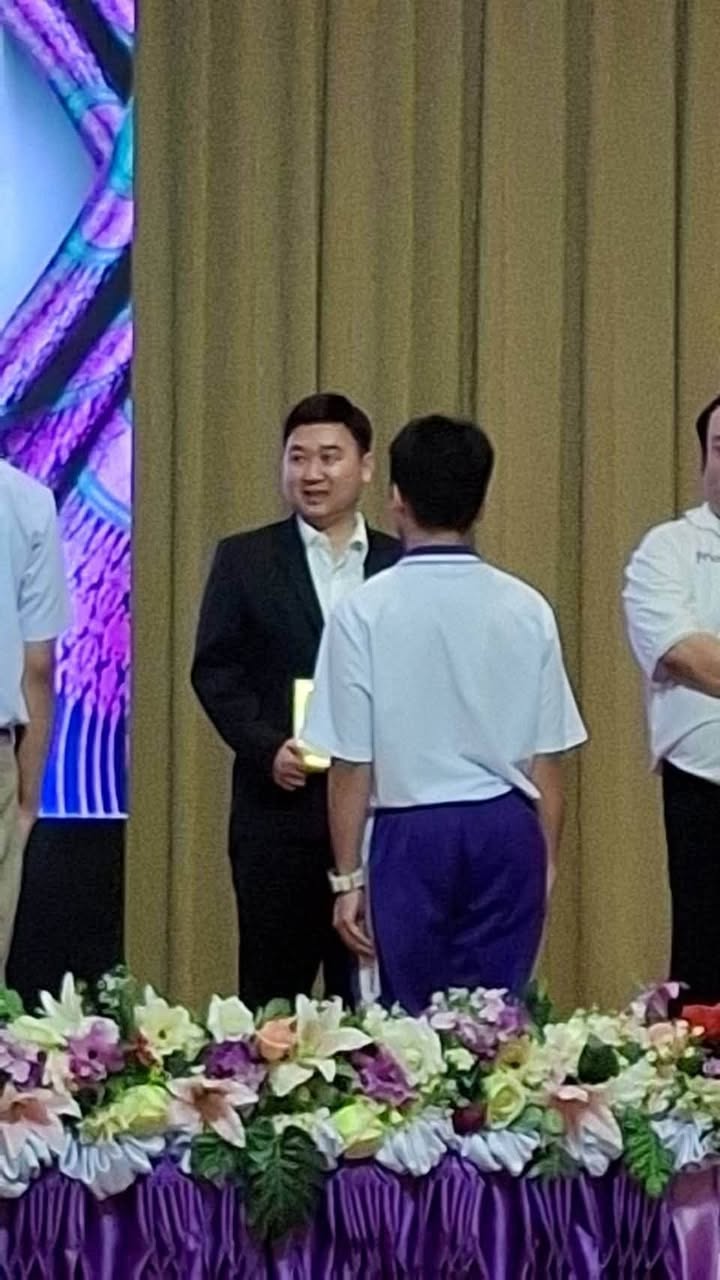 รองนายกเทศมนตรีนครพิษณุโลก ร่วมมอบทุนการศึกษาสมาคมนักเรียนเก่าพิษณุโลกพิทยาคม ประจำปี 2569