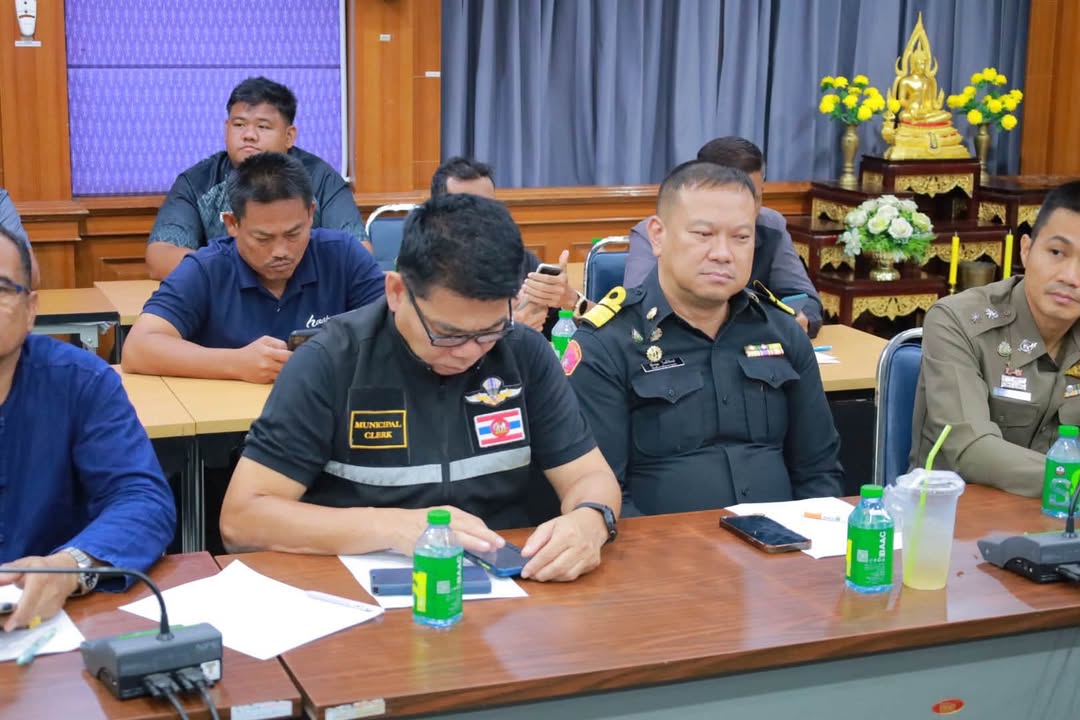 🛡️ เทศบาลนครพิษณุโลก ร่วมประชุม ฉกอ. ยกระดับมาตรการความปลอดภัยเชิงรุกทั่วพื้นที่ 🚨