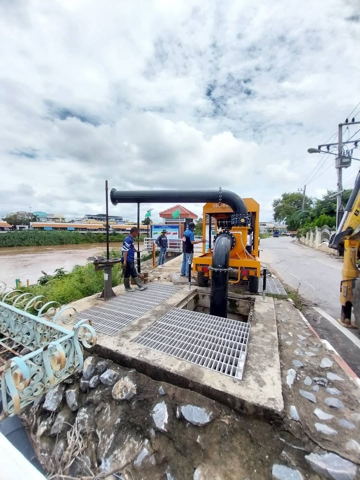 เทศบาลนครพิษณุโลก เดินหน้าเตรียมความพร้อมรับมือสถานการณ์ฝนตกหนักอย่างเต็มกำลัง