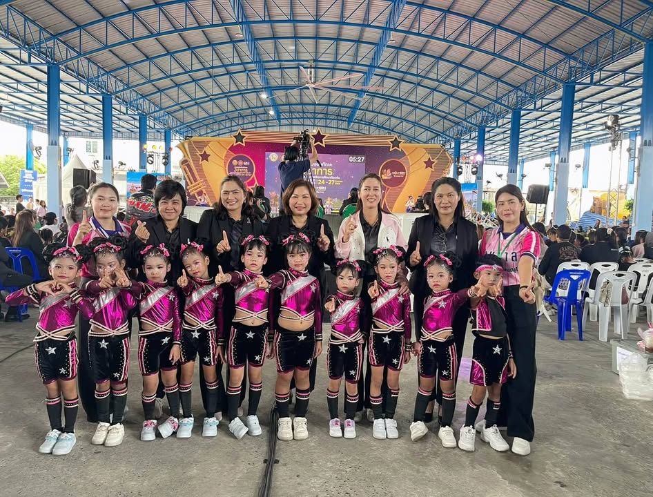 🎉 ประกาศข่าวความภาคภูมิใจ! ลีลาพลิ้วคว้าชัยระดับเหรียญเงิน ในการแข่งขันทักษะวิชาการและงานมหกรรมการจัดการศึกษาท้องถิ่นระดับประเทศ ครั้งที่ 15 ที่ระยอง  🥈🎶