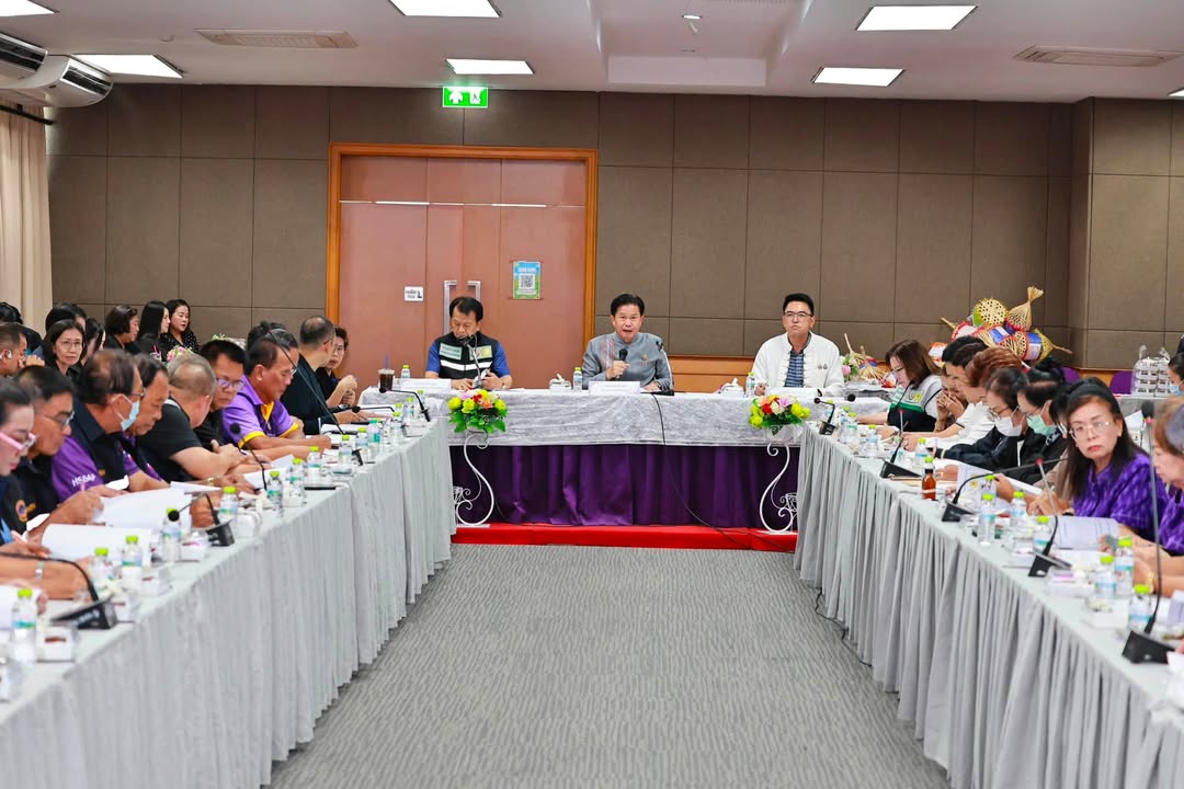 🚣 เทศบาลนครพิษณุโลก ร่วมประชุมเตรียมความพร้อมจัดแข่งขันเรือยาวประเพณีชิงถ้วยพระราชทาน จังหวัดพิษณุโลก ประจำปี 2569 🏆