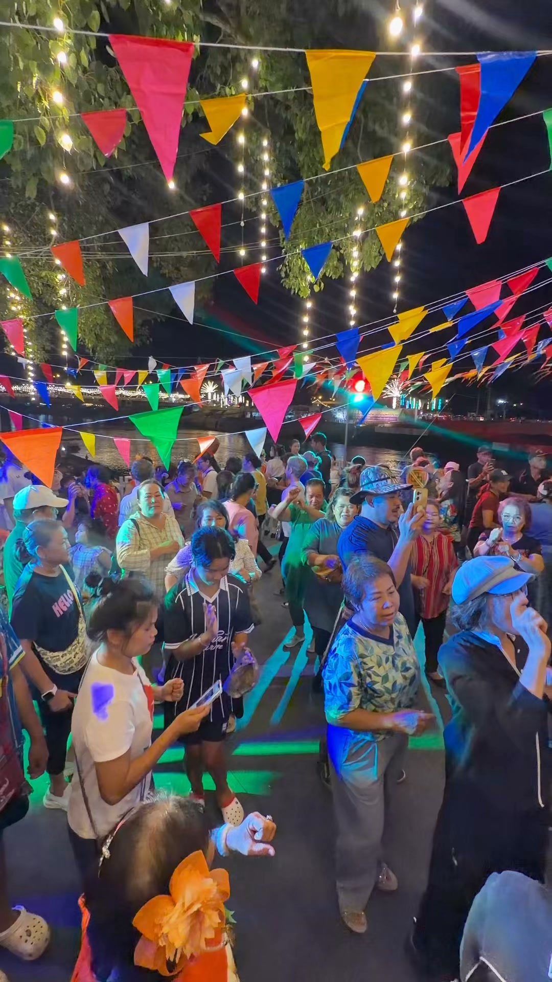 💃🕺 ฟอร์รำวงย้อนยุคแทบแตก! 🔥