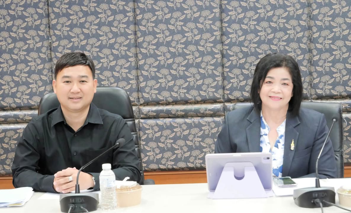 เทศบาลนครพิษณุโลก จัดประชุมคณะกรรมการการศึกษาฯ เดินหน้าร่างแผนพัฒนาการศึกษา 5 ปี (พ.ศ. 2571-2575) มุ่งเป้าสู่เมืองแห่งการเรียนรู้อย่างยั่งยืน