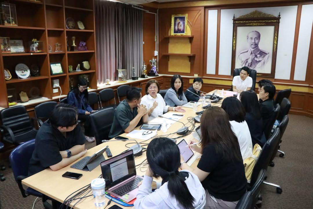 เทศบาลนครพิษณุโลก ร่วมหารือมหาวิทยาลัยนเรศวร และเครือข่ายนานาชาติ ดันโปรเจกต์พัฒนาเมืองมุ่งสู่สังคมหมุนเวียน  ผ่านระบบ (Zoom)