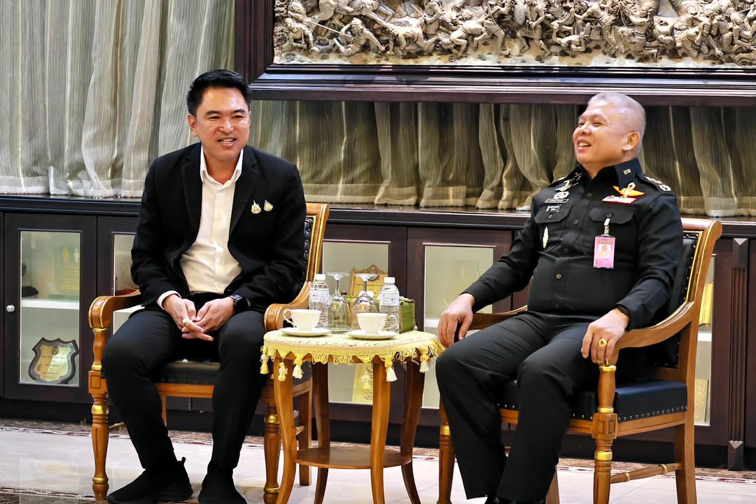 นายกเทศมนตรีนครพิษณุโลก นำคณะผู้บริหารเข้าพบแม่ทัพภาคที่ 3 ขอบคุณการสนับสนุนภารกิจของเทศบาล