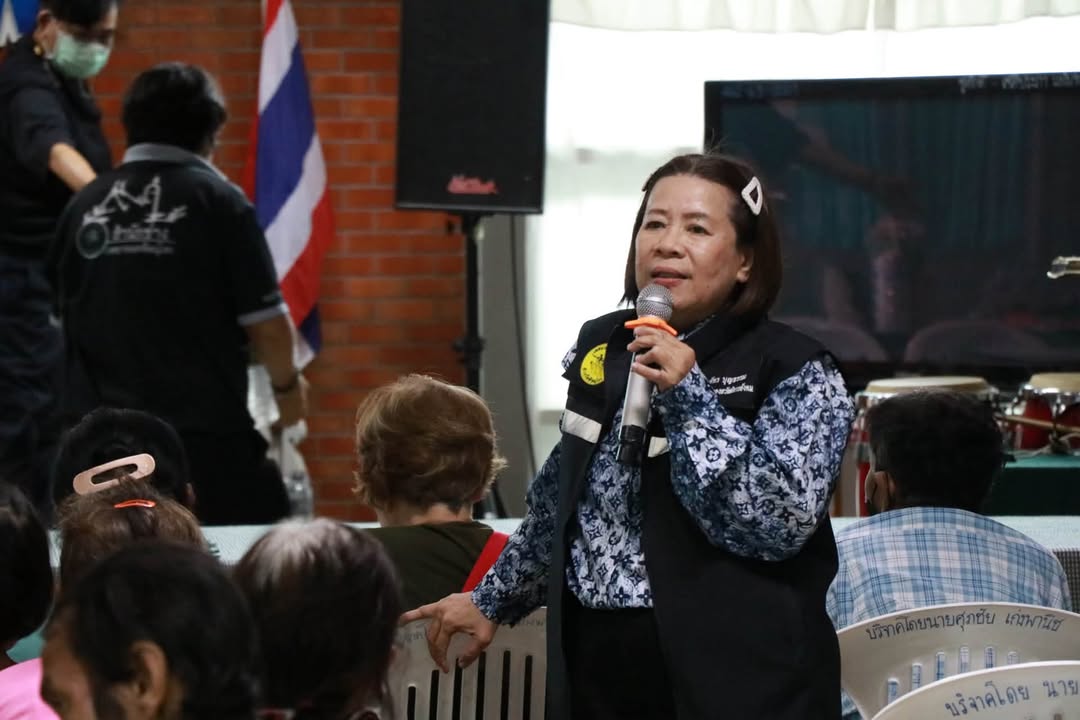 เทศบาลนครพิษณุโลก มอบถุงยังชีพช่วยเหลือกลุ่มเปราะบาง ผู้พิการ ผู้ป่วยติดเตียง และผู้ยากไร้ ในพื้นที่โซน 2