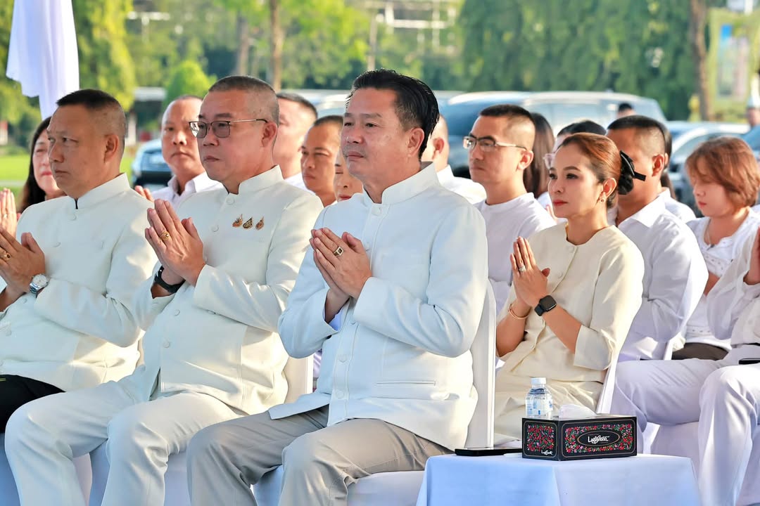 เทศบาลนครพิษณุโลก ร่วมพิธีบวงสรวงการก่อสร้างซุ้มถวายดอกไม้จันทน์ เตรียมความพร้อมงานพระราชพิธีถวายพระเพลิงพระบรมศพฯ