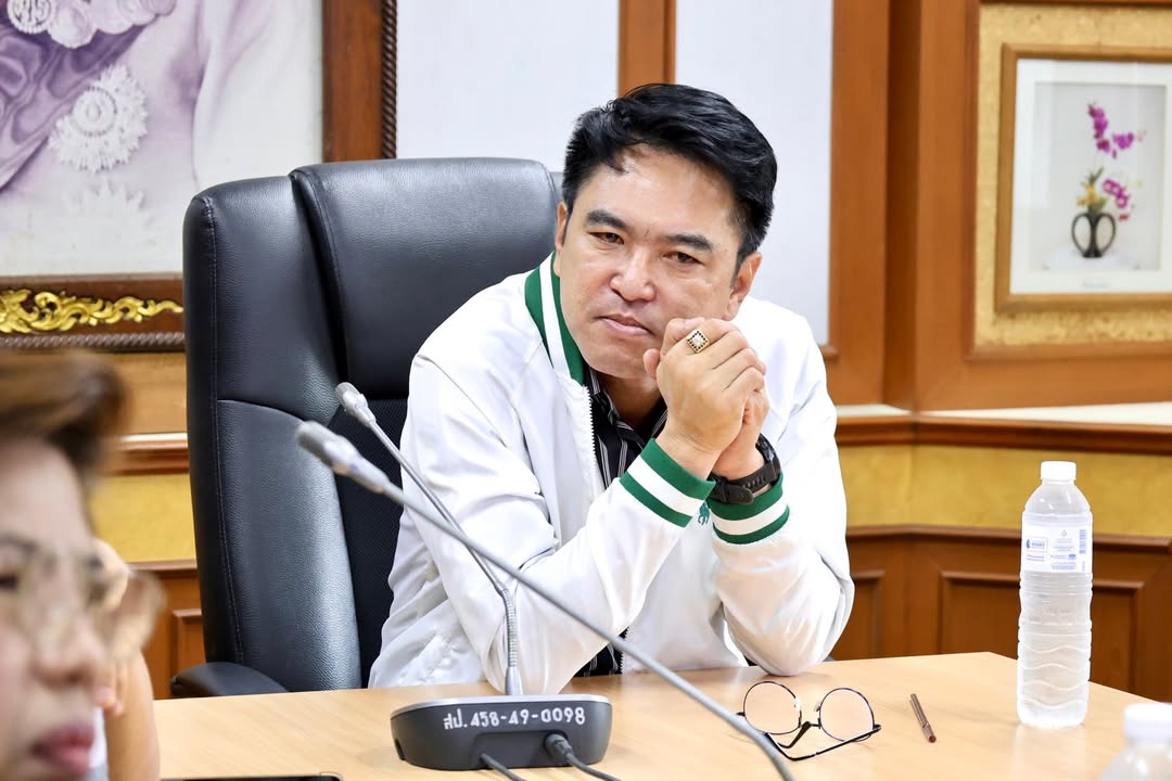 นายกฯ นครพิษณุโลก ถกผู้รับจ้างเคเบิลใต้ดิน ป้องกันท่อประปาเสียหาย