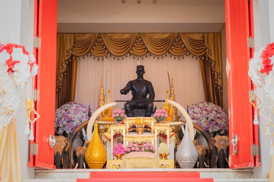 เทศบาลนครพิษณุโลก ร่วมพิธีวางพวงมาลาเนื่องในวันคล้ายวันสวรรคตสมเด็จพระนเรศวรมหาราช