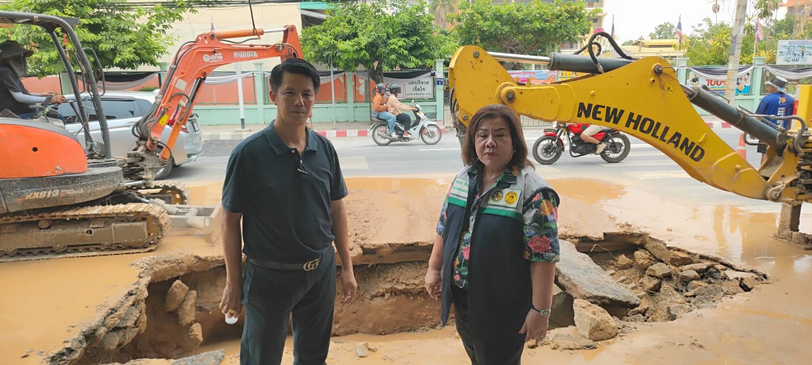 📢 เทศบาลนครพิษณุโลก เร่งตรวจสอบหาสาเหตุ "น้ำไหลอ่อน" พร้อมเตรียมซ่อมแซมทันที!