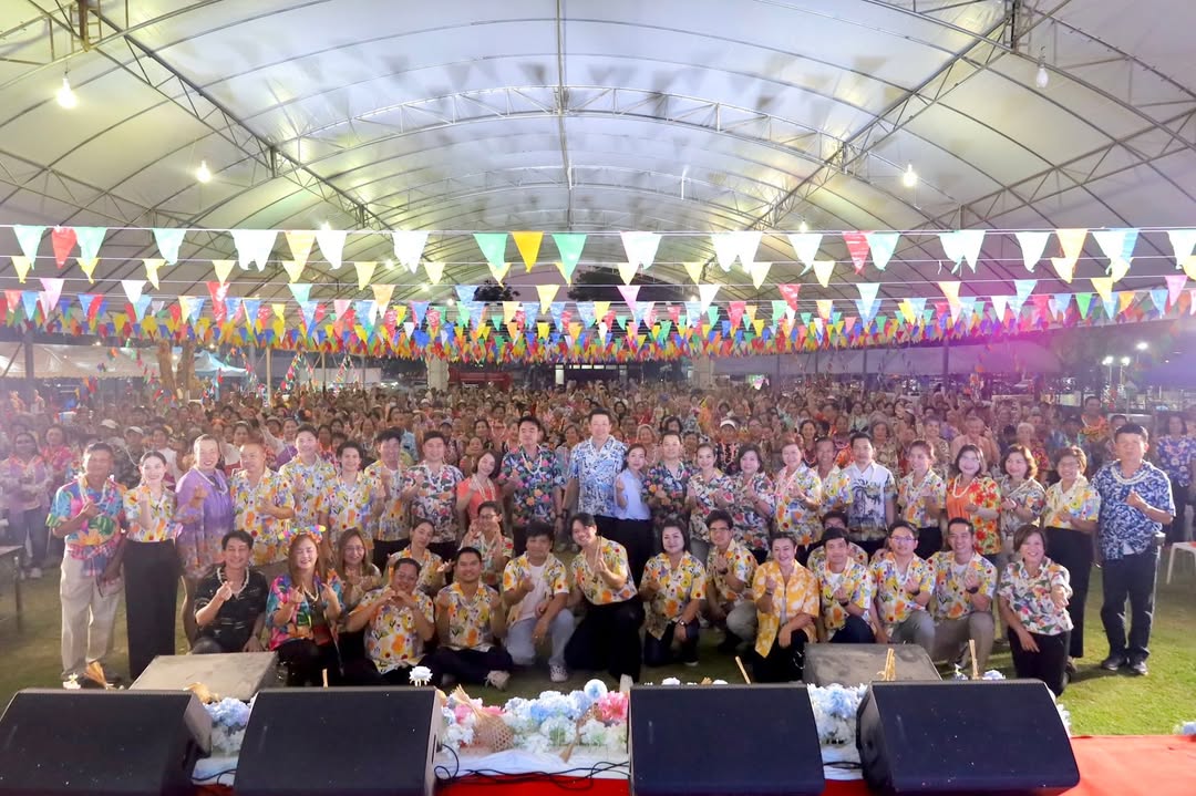 เทศบาลนครพิษณุโลก รดน้ำขอพรผู้สูงอายุในชุมชน