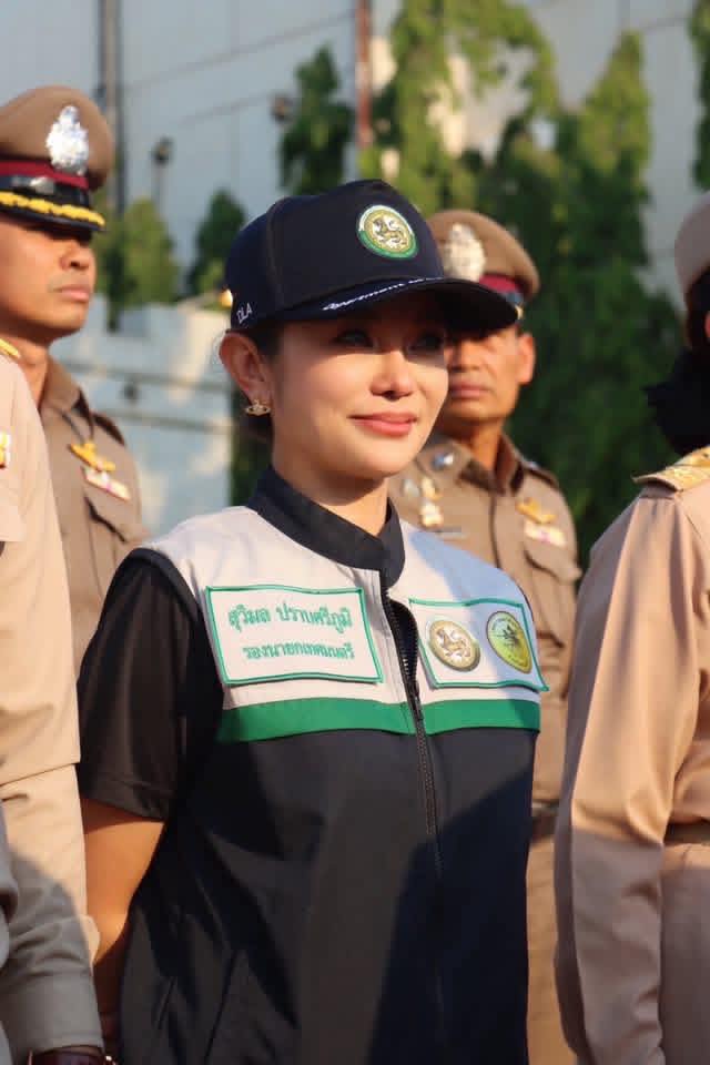 เทศบาลนครพิษณุโลก ร่วมปล่อยแถวป้องกันอาชญากรรม ดูแลความปลอดภัยประชาชนช่วงเทศกาลสงกรานต์🚓👮‍♀️🫡