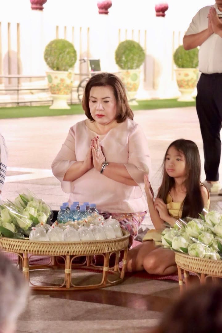 เทศบาลนครพิษณุโลก ร่วมกิจกรรม ชินะราชา เบิกฟ้าเสริมบุญ ตักบาตรรับอรุณ หน้าพระวิหารเสริมพลังศรัทธา @เมืองสองแคว 🌤️✨😇