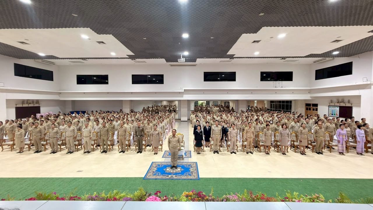 เทศบาลนครพิษณุโลก ร่วมพิธีวางพานพุ่มและถวายราชสดุดี เนื่องในวันท้องถิ่นไทย ประจำปี 2569