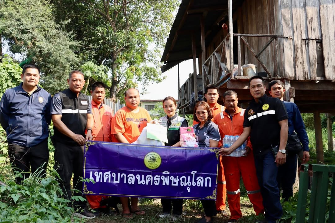 เทศบาลนครพิษณุโลก ลงพื้นที่มอบถุงยังชีพช่วยเหลือผู้ประสบวาตภัยในเขตเทศบาลนครพิษณุโลก🌪️🌧️