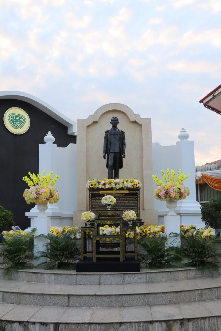 เทศบาลนครพิษณุโลก ร่วมพิธีวางพานพุ่มถวายสักการะ เนื่องในวันสหกรณ์แห่งชาติ ประจำปี 2569