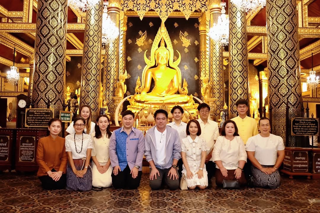 เทศบาลนครพิษณุโลก ร่วมกิจกรรม ชินะราชา เบิกฟ้าเสริมบุญ ตักบาตรรับอรุณ หน้าพระวิหารเสริมพลังศรัทธา @เมืองสองแคว