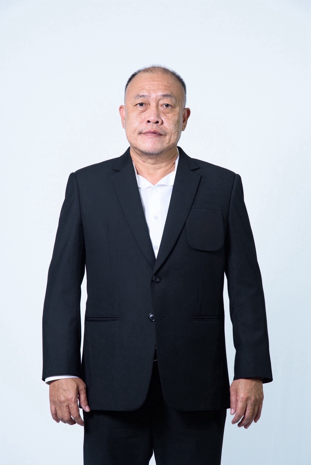 นายเขมชาติ  นิธิวรรณ