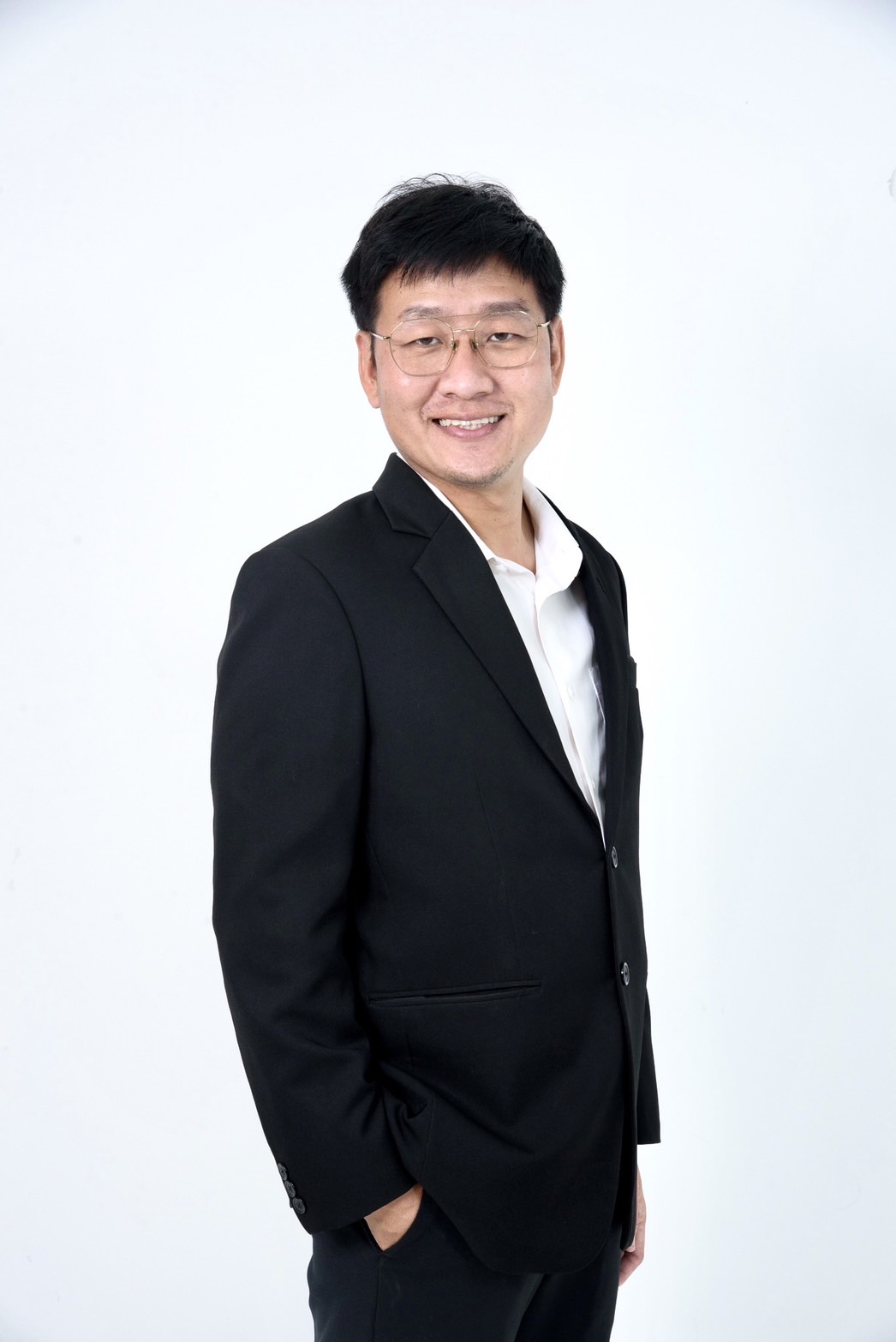 นายวรวี